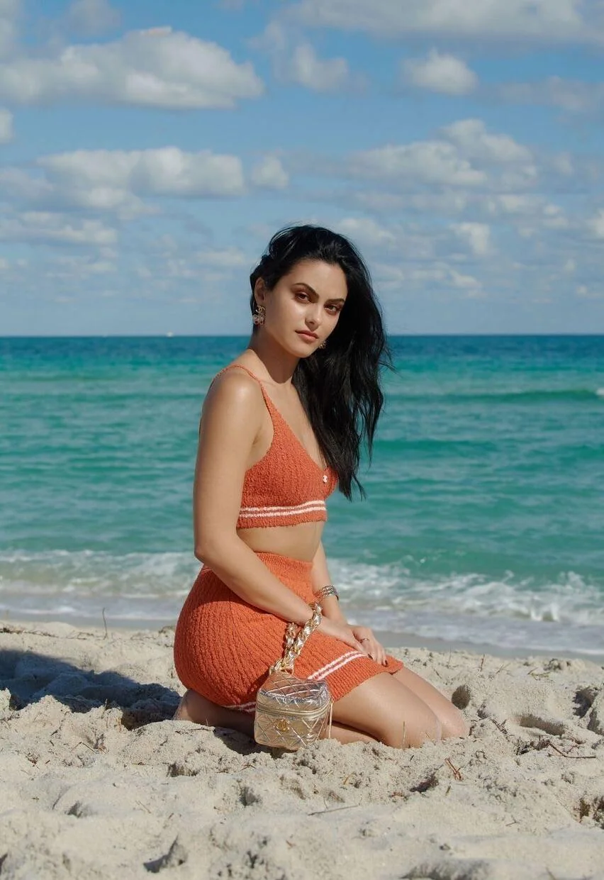 Camila Mendes picture 1 of 5