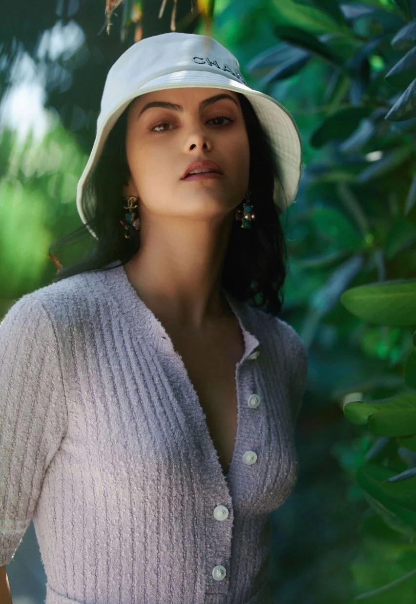 Camila Mendes picture 4 of 5