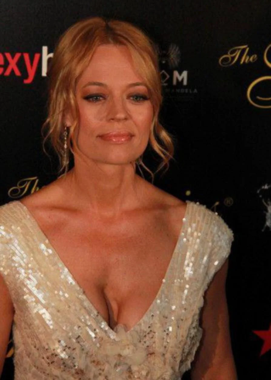 Jeri Ryan picture 1 of 1