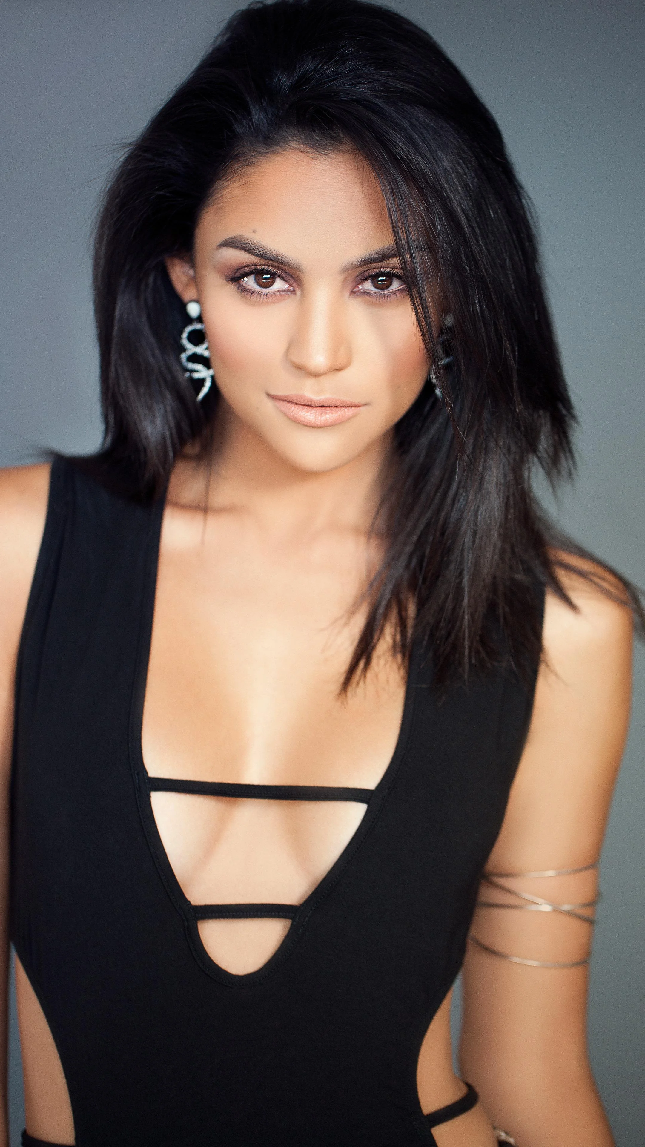 Bianca Santos picture 1 of 1