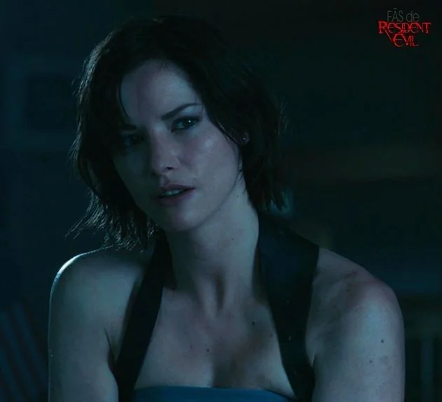 Sienna Guillory picture 3 of 9