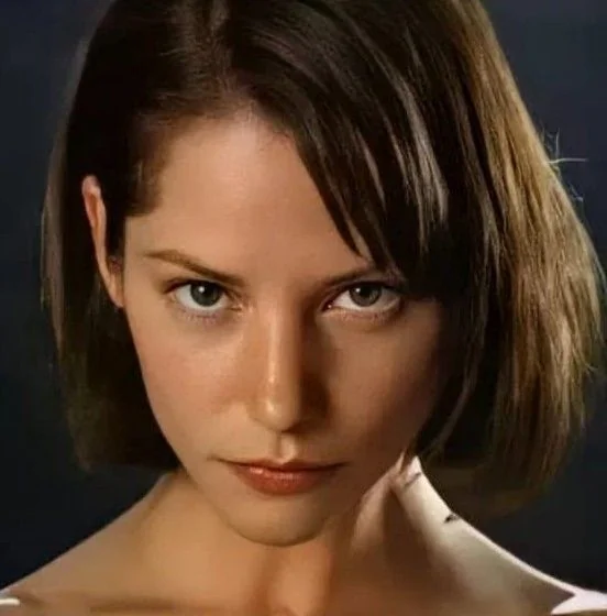 Sienna Guillory picture 4 of 9