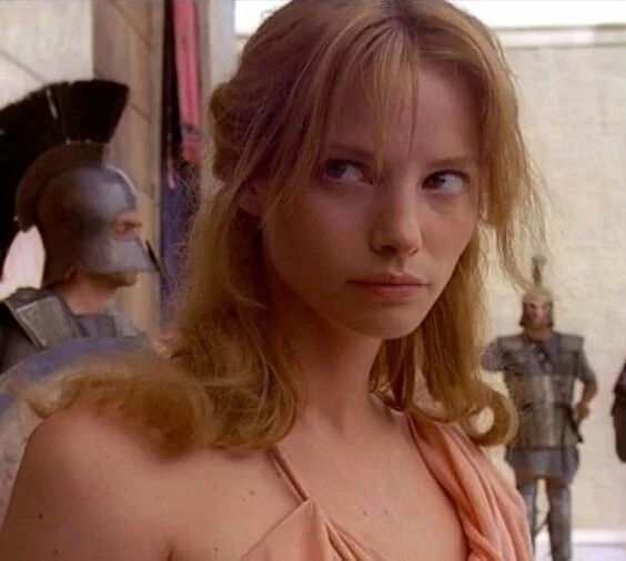 Sienna Guillory picture 8 of 9