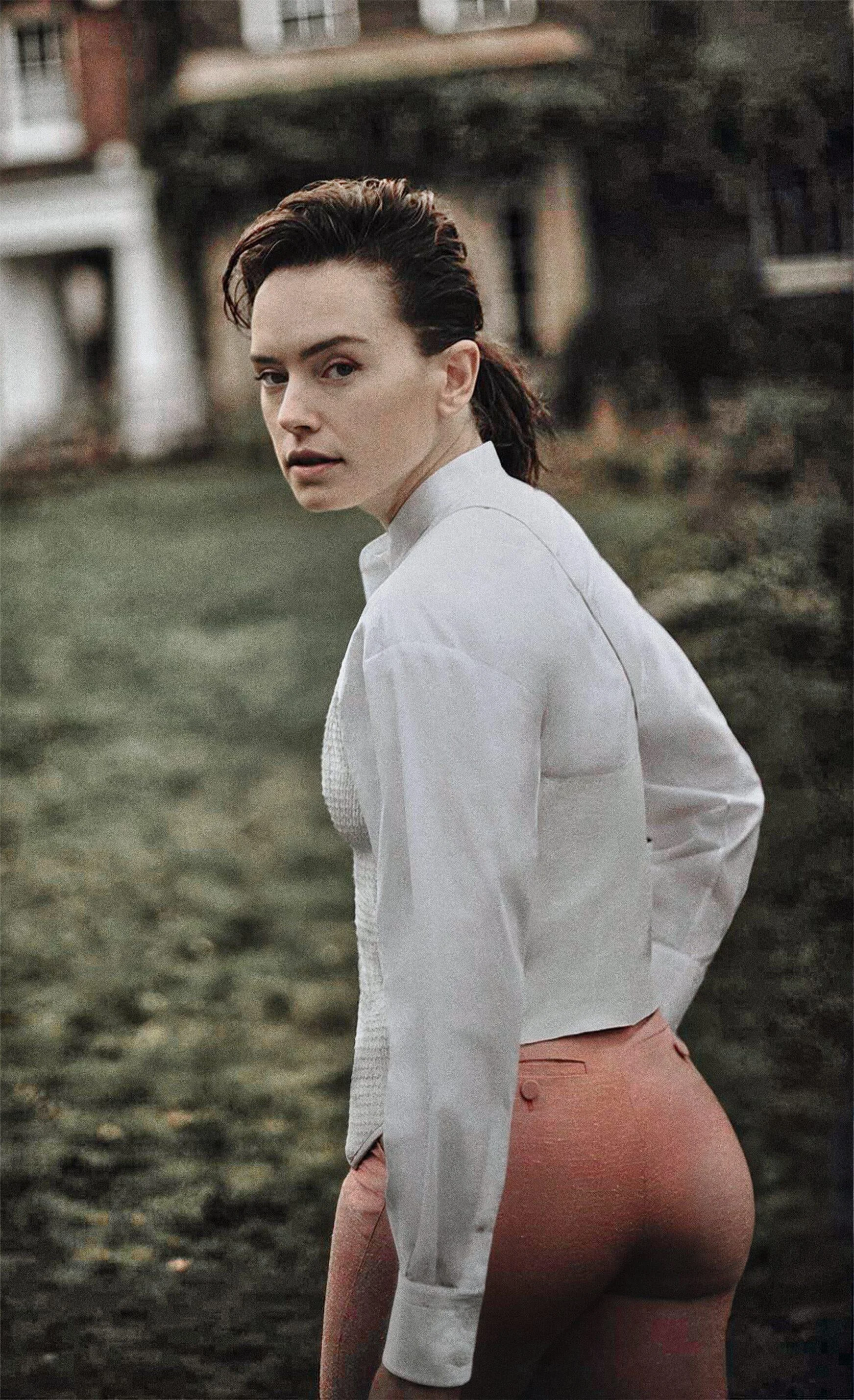 Daisy Ridley picture 20 of 20