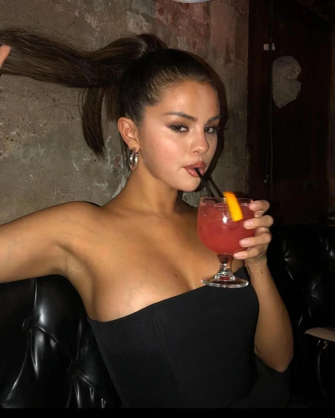 Selena Gomez picture 18 of 20