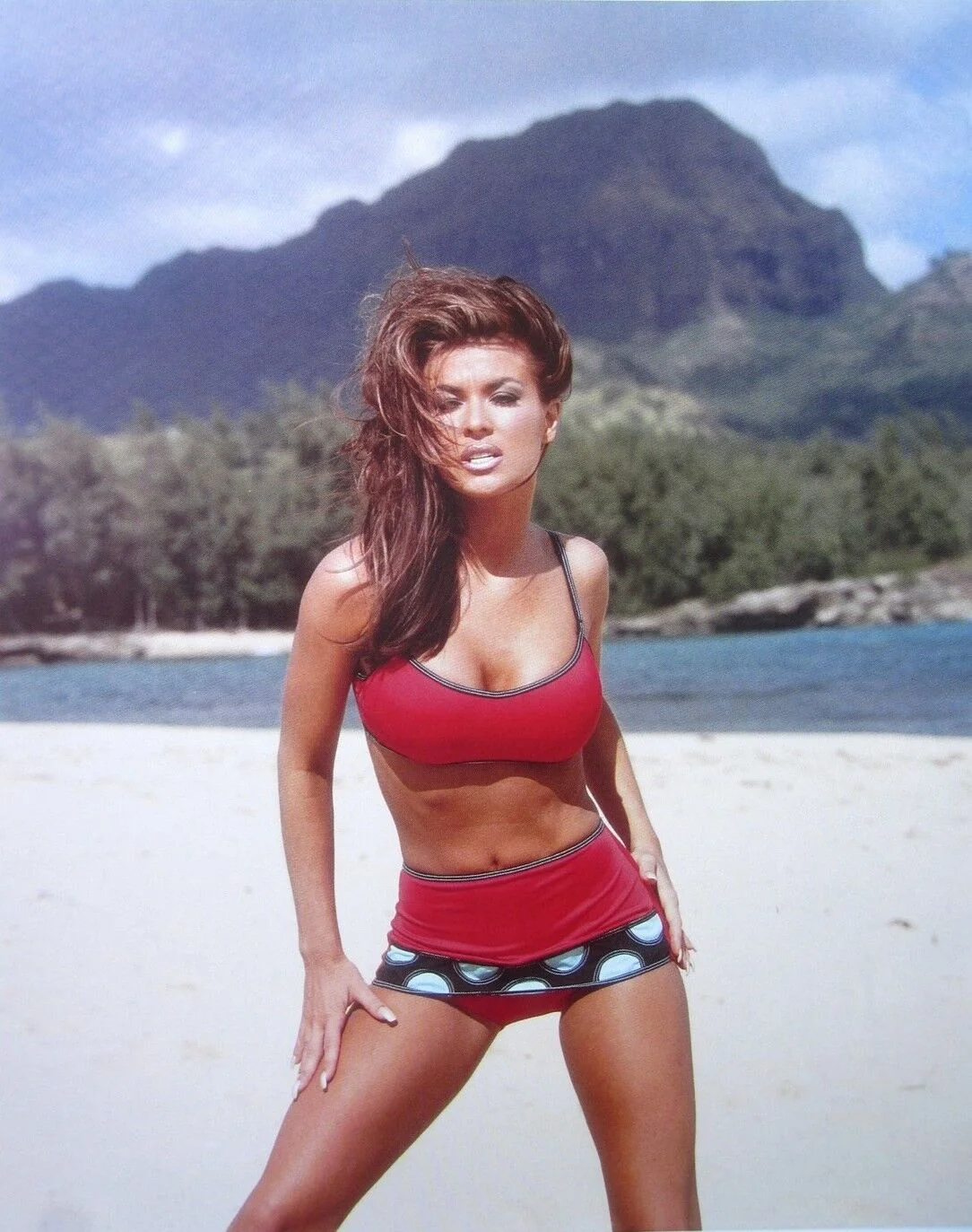 Tyra Banks Vs. Carmen Electra picture 10 of 20