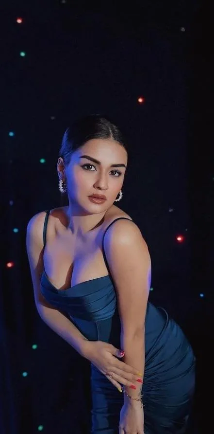 Avneet Kaur picture 2 of 6