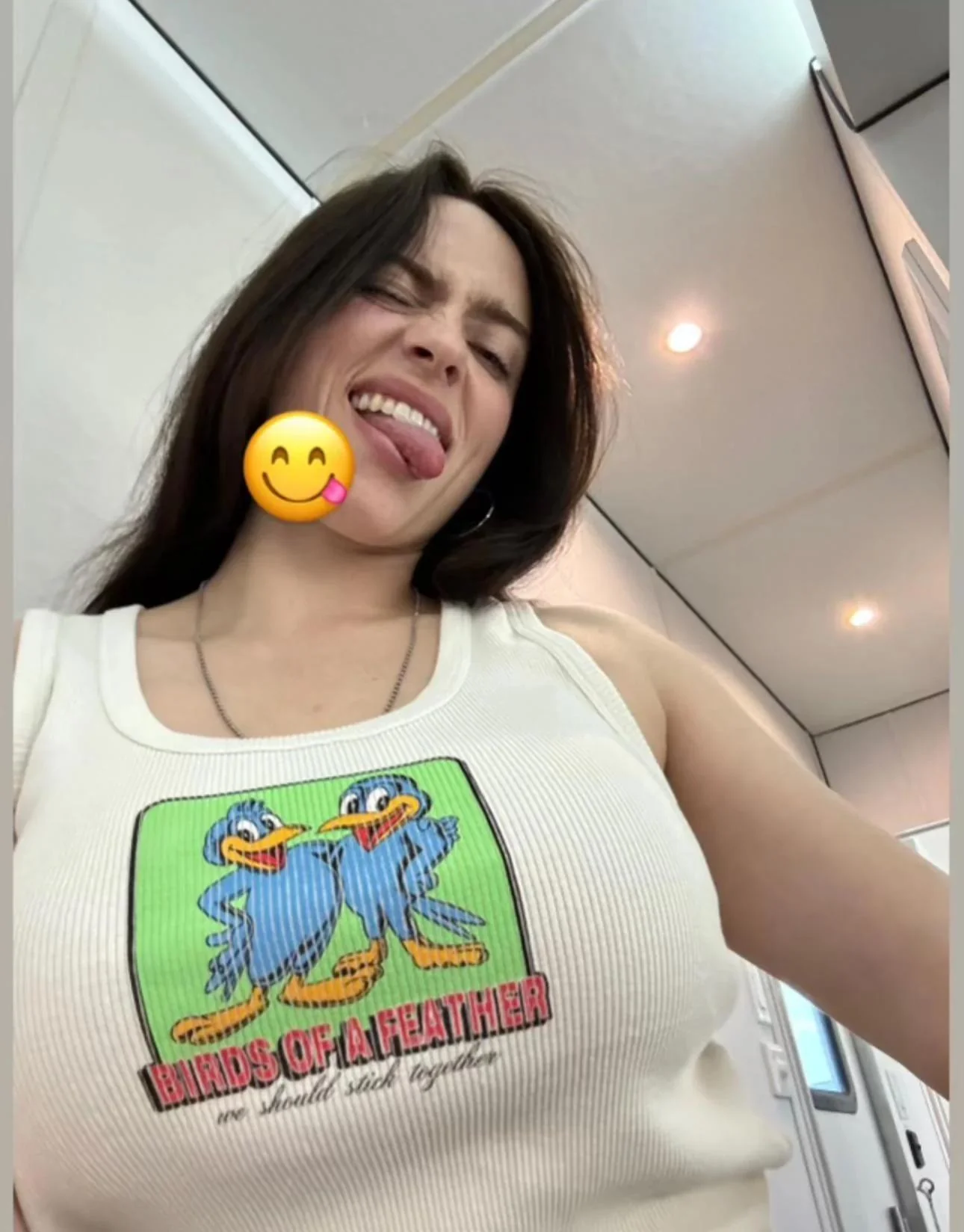 Billie Eilish picture 1 of 3