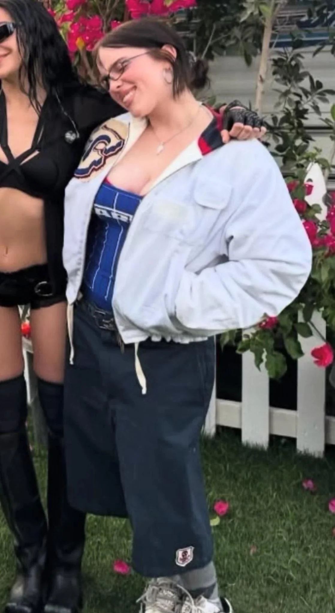 Billie Eilish picture 2 of 3