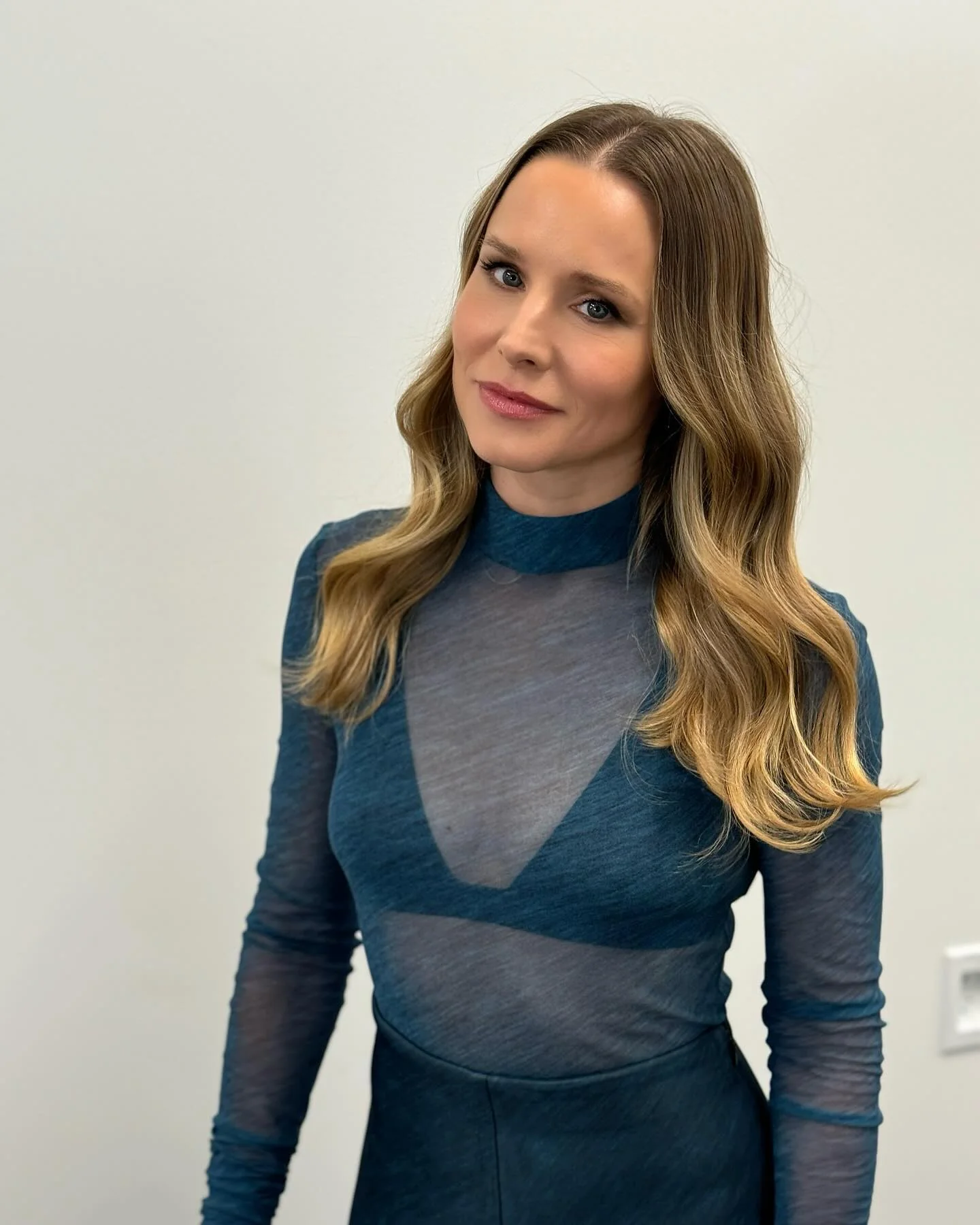 Kristen Bell picture 1 of 2
