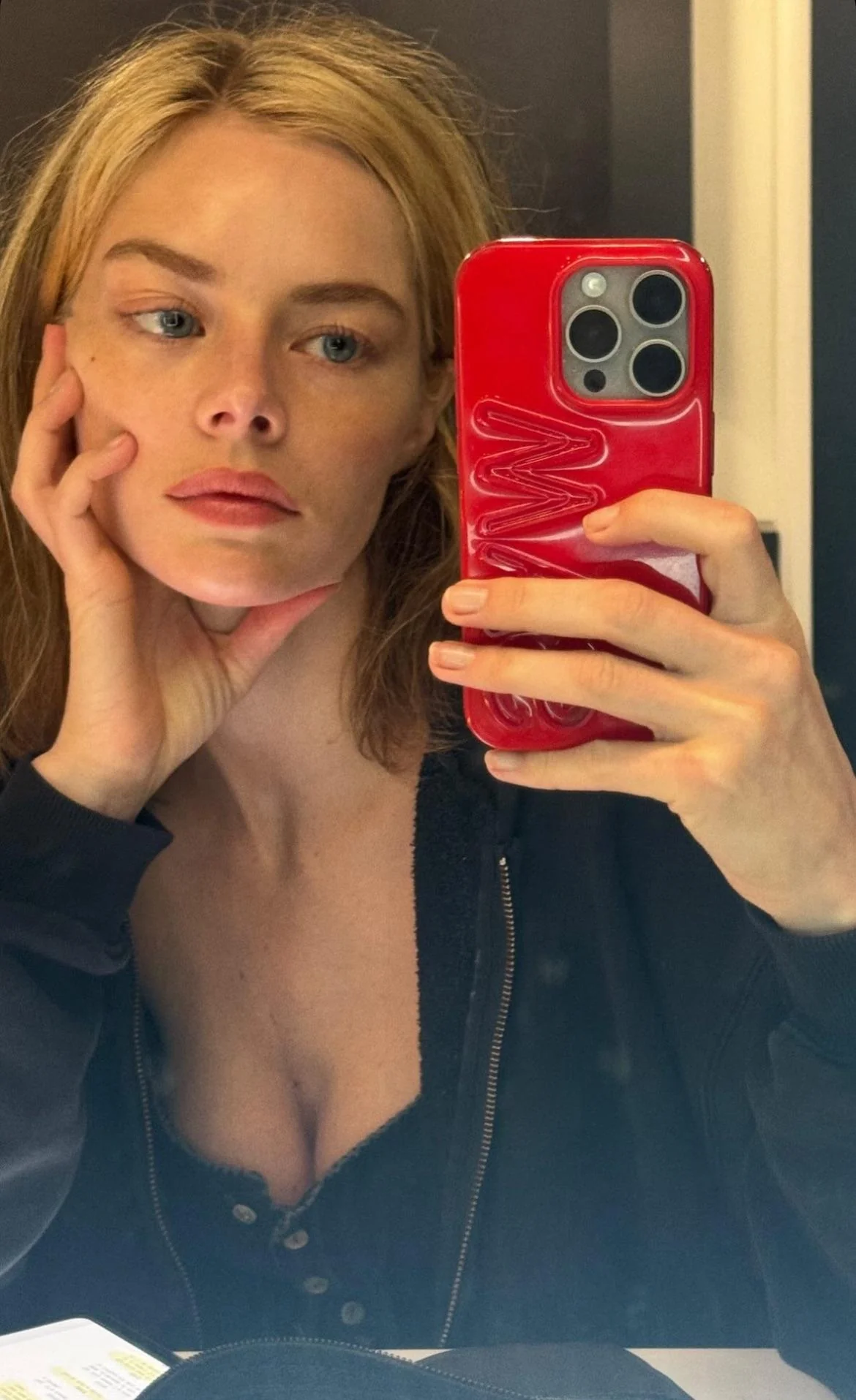 Samara Weaving picture 1 of 4