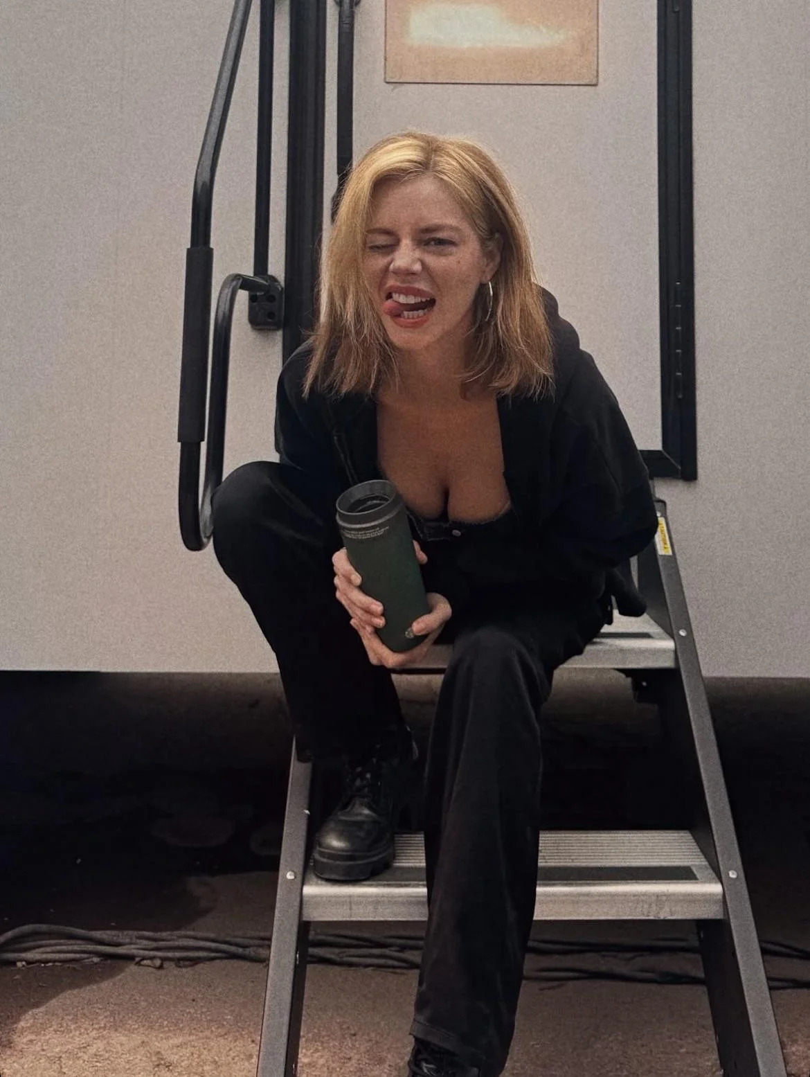 Samara Weaving picture 4 of 4
