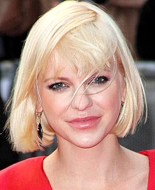 Why do celebrity women keep getting the same lip injections and other face surgeries that make them all look awful? Just saw an Anna Farris commercial and she looked horrendous.'