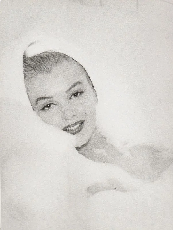 Marilyn Monroe picture 1 of 7