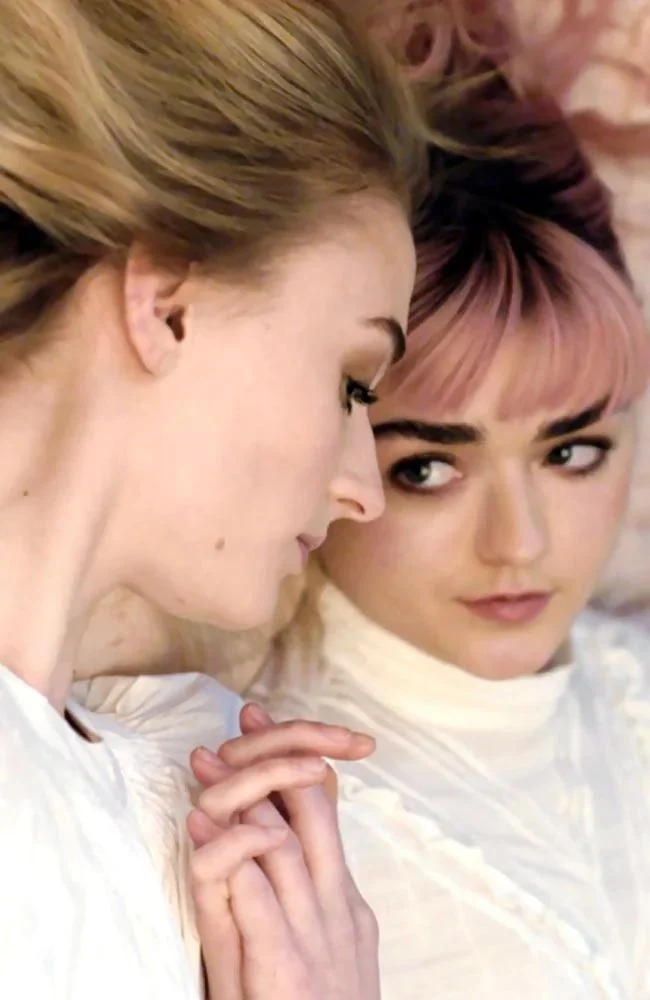 Maisie Williams & Sophie Turner picture 4 of 10