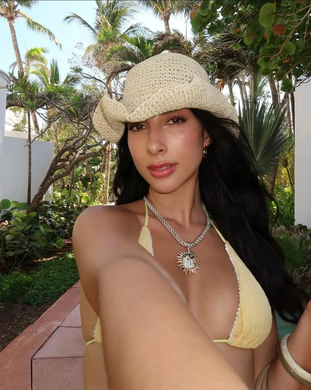 Maria Chacon picture 4 of 6
