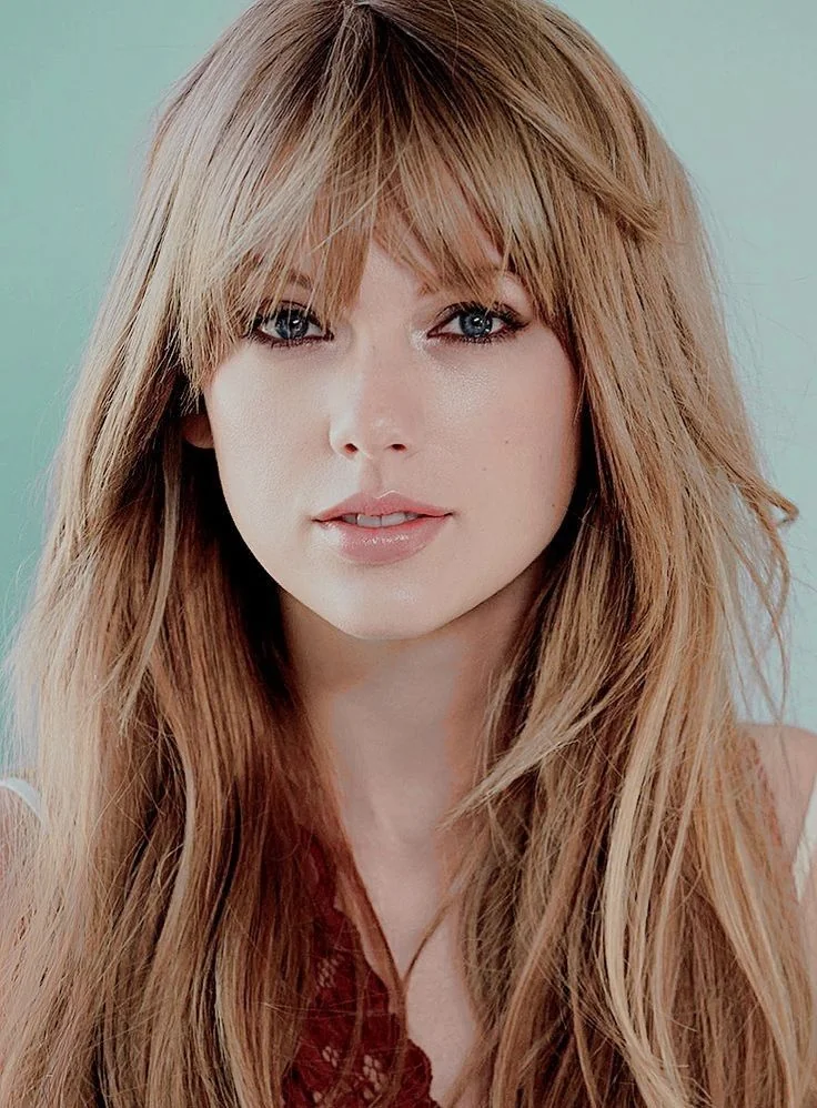 Taylor Swift picture 3 of 5
