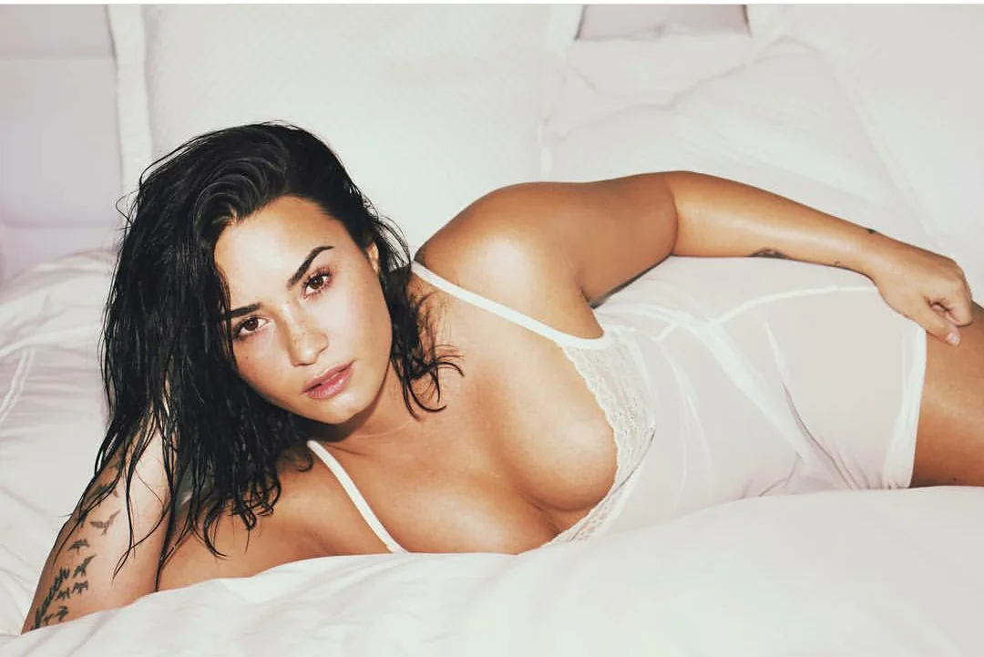 Demi Lovato picture 1 of 1