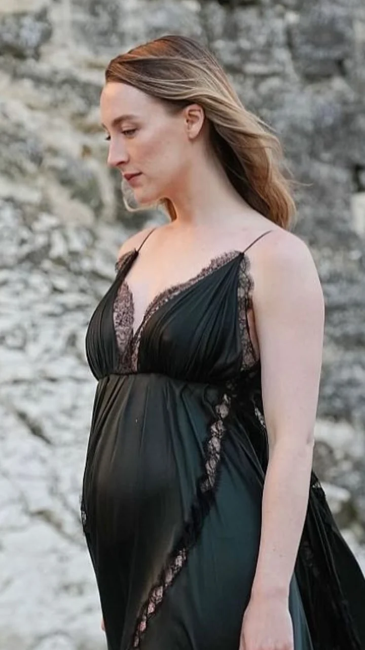 Saoirse Ronan picture 1 of 3