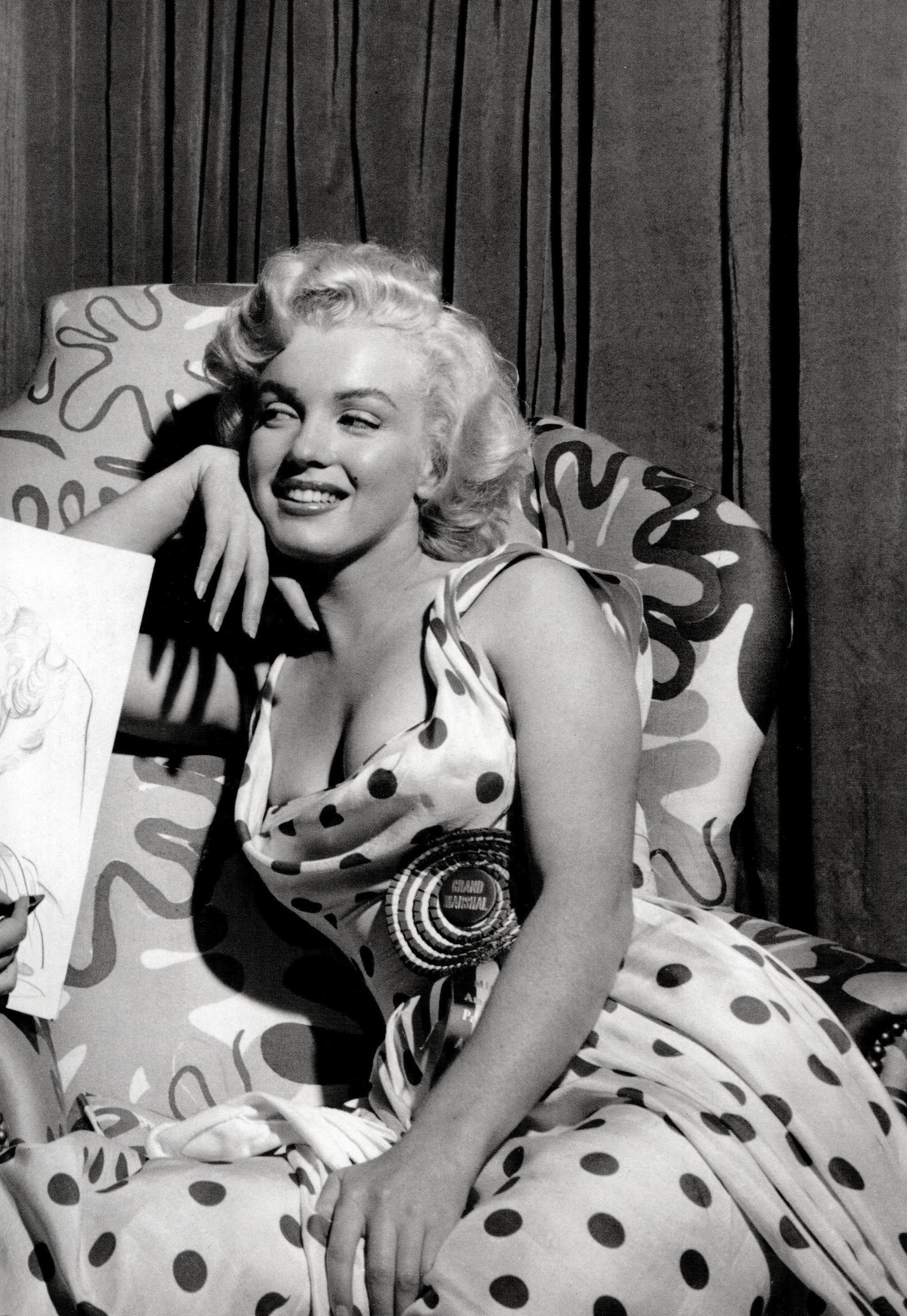 Marilyn Monroe picture 2 of 2