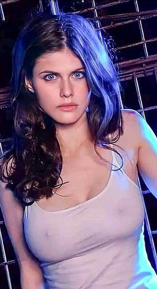 Alexandra Daddario'