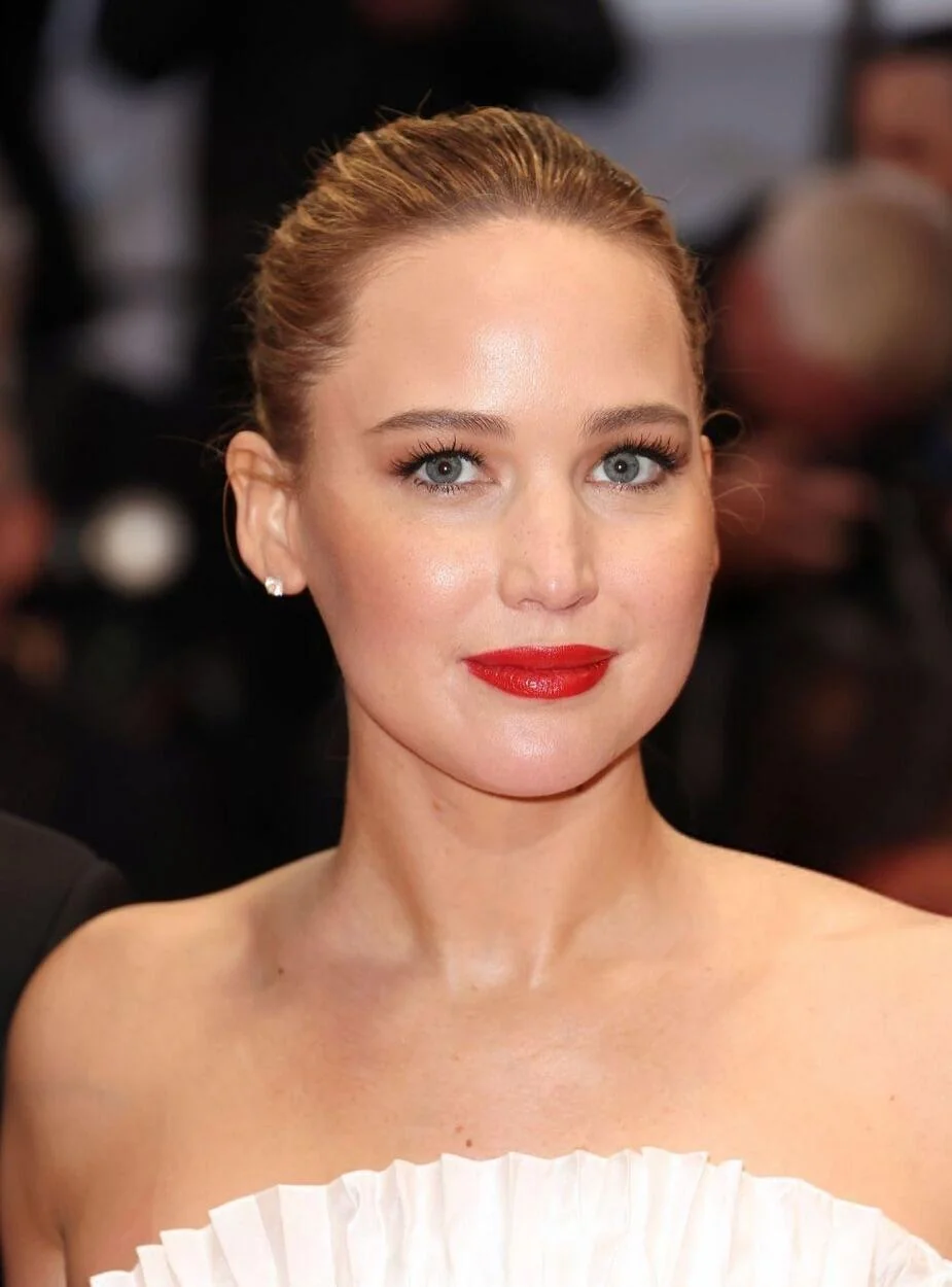 Jennifer Lawrence picture 2 of 6