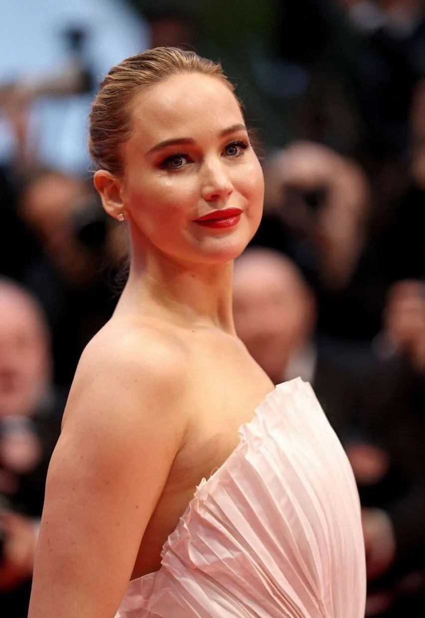 Jennifer Lawrence picture 5 of 6