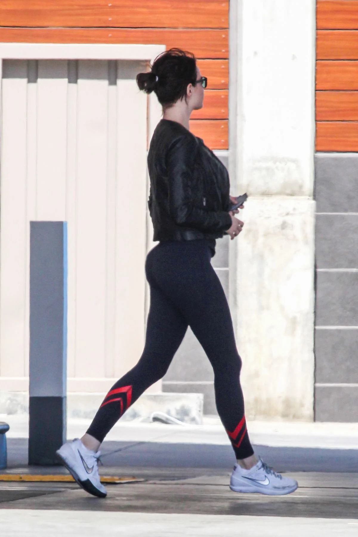 Emma Stone picture 9 of 16