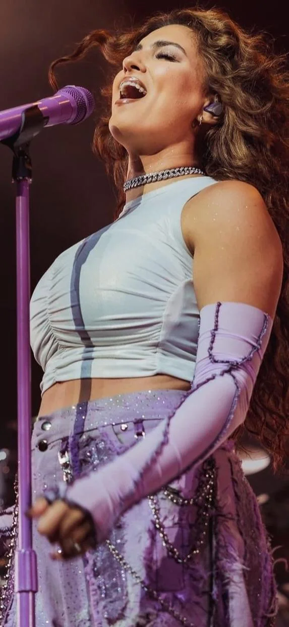 Tori Kelly picture 2 of 3