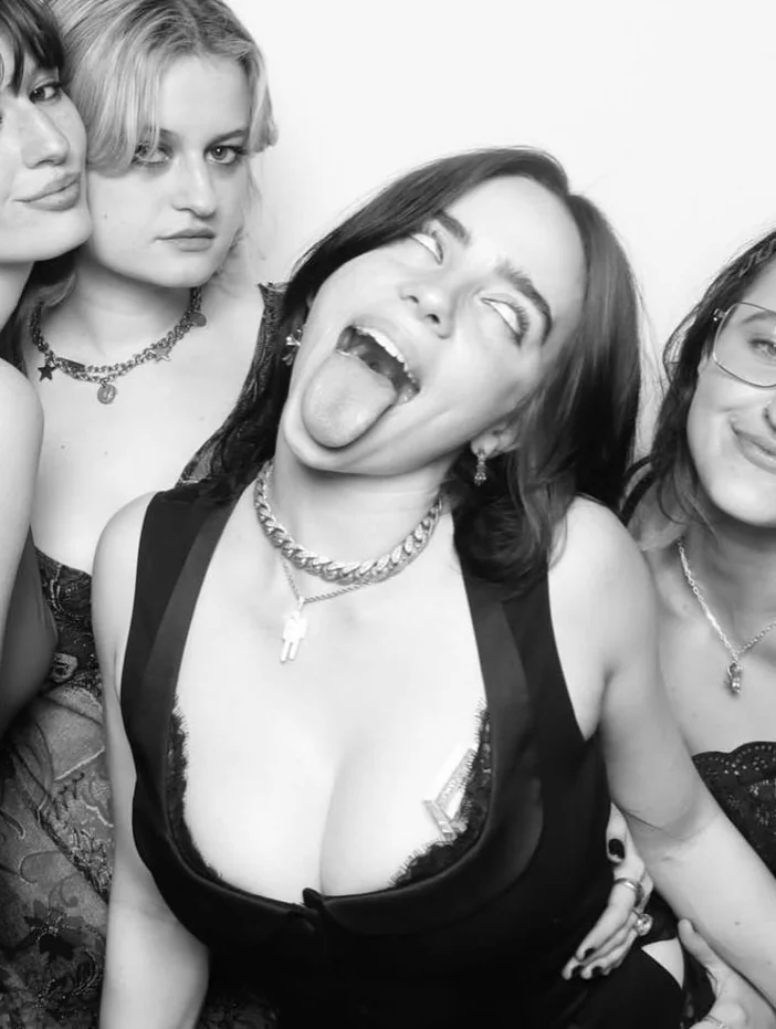 Billie Ellish picture 1 of 3