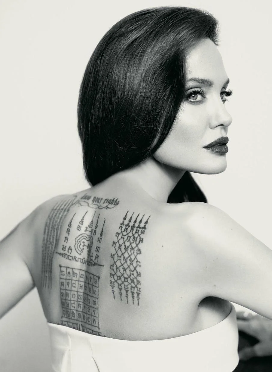 Angelina Jolie picture 1 of 6