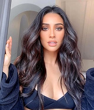 Shay Mitchell'