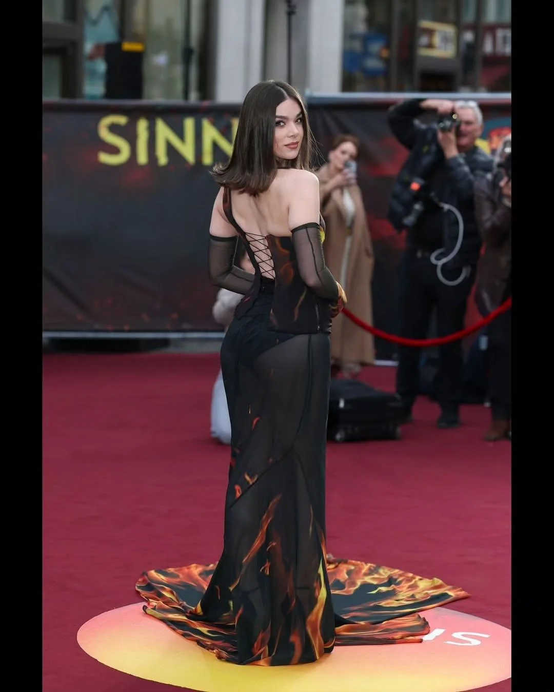 Hailee Steinfeld picture 2 of 2