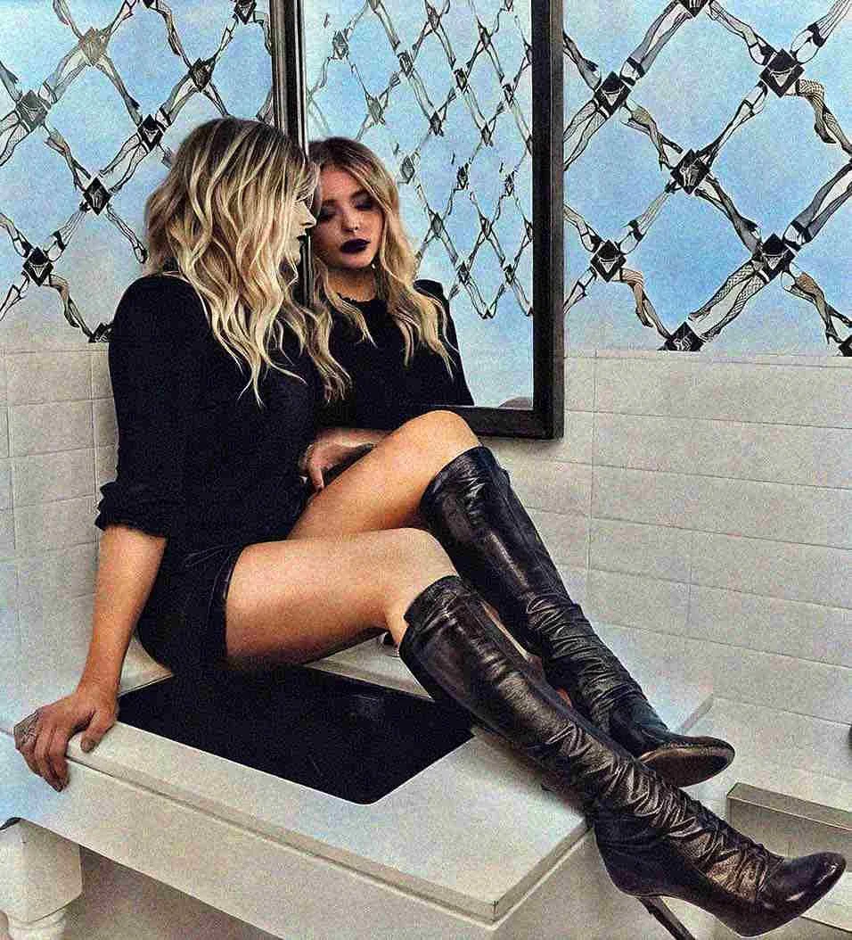 Chloe Grace Moretz picture 3 of 17