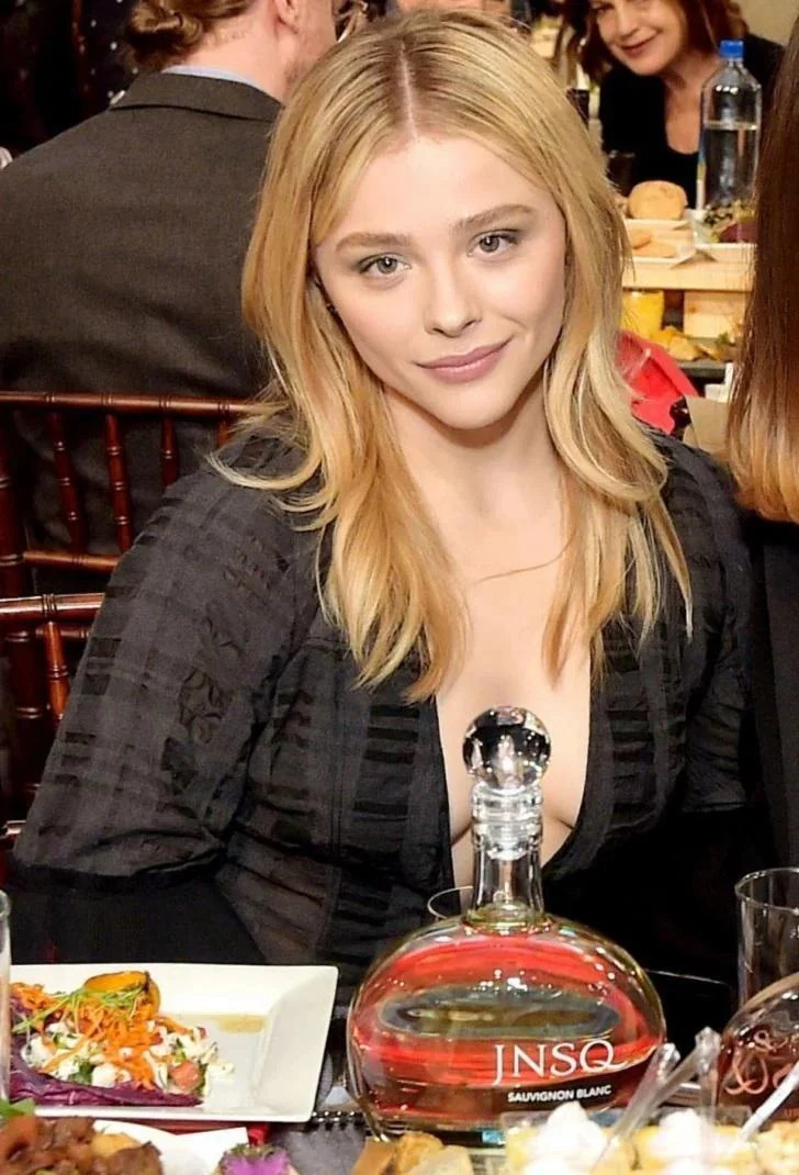 Chloe Grace Moretz picture 8 of 17