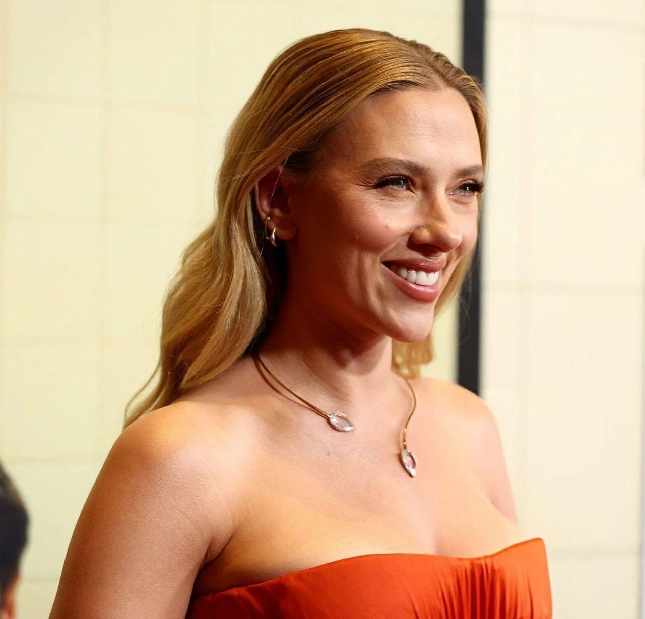 Scarlett Johansson picture 2 of 7