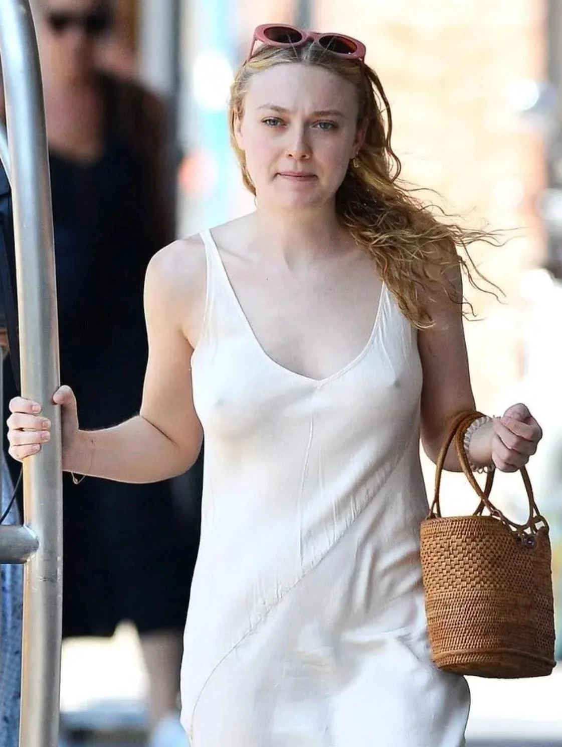 Dakota Fanning picture 2 of 4