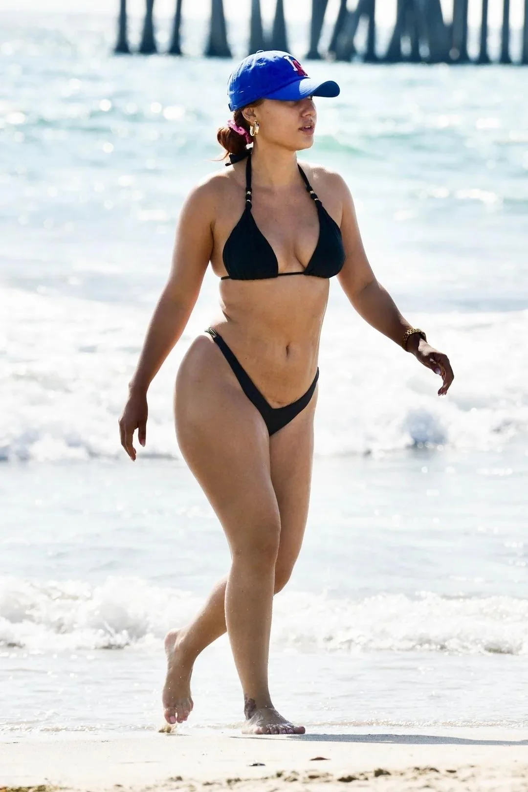 Francia Raisa picture 3 of 4
