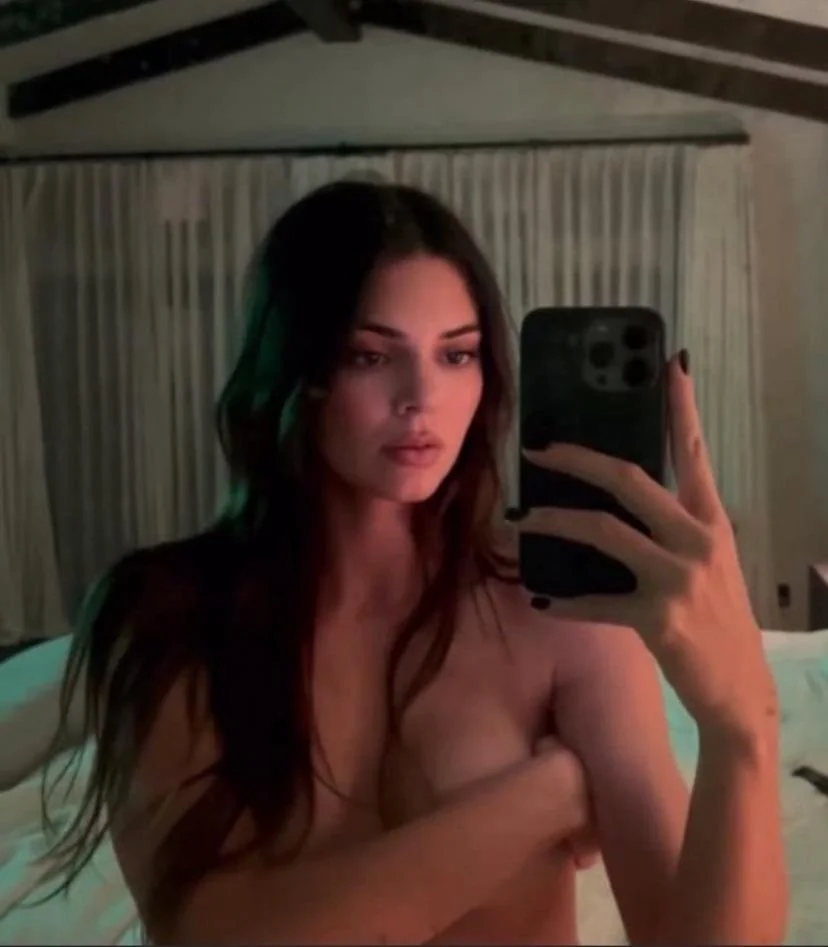 Kendall Jenner picture 3 of 5