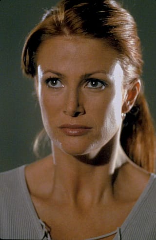 Angie Everhart'