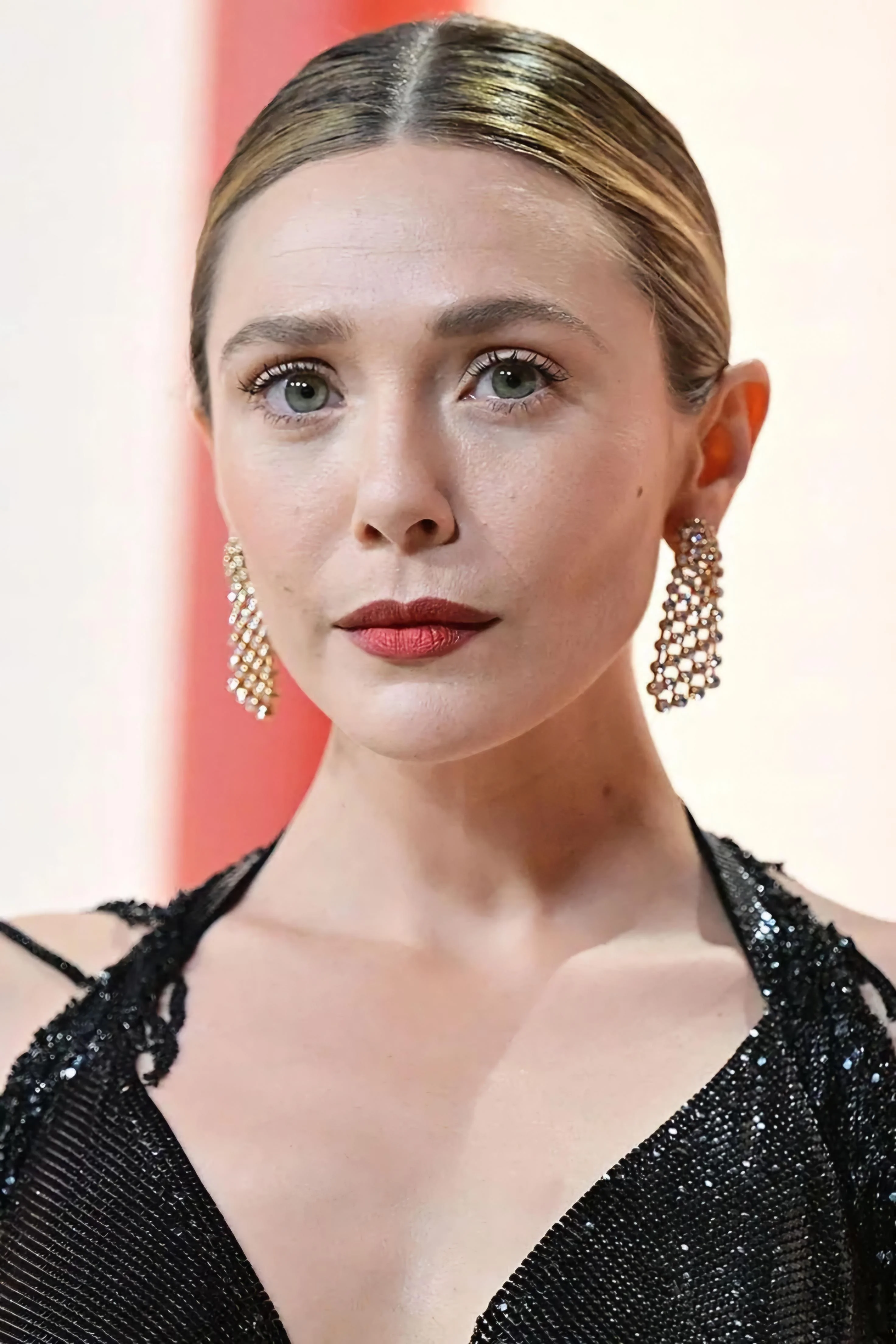 Elizabeth Olsen picture 1 of 5