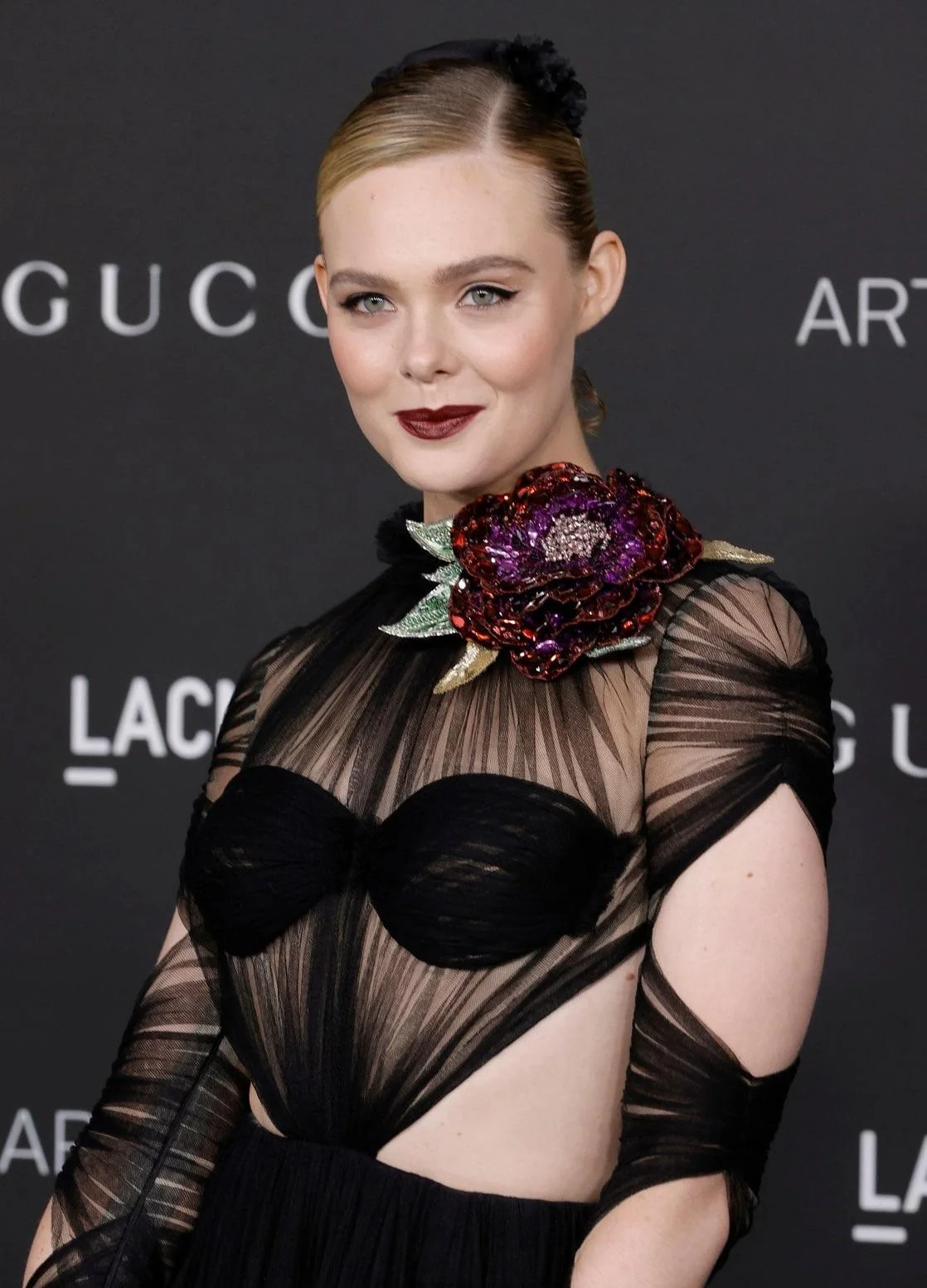 Elle Fanning picture 4 of 4