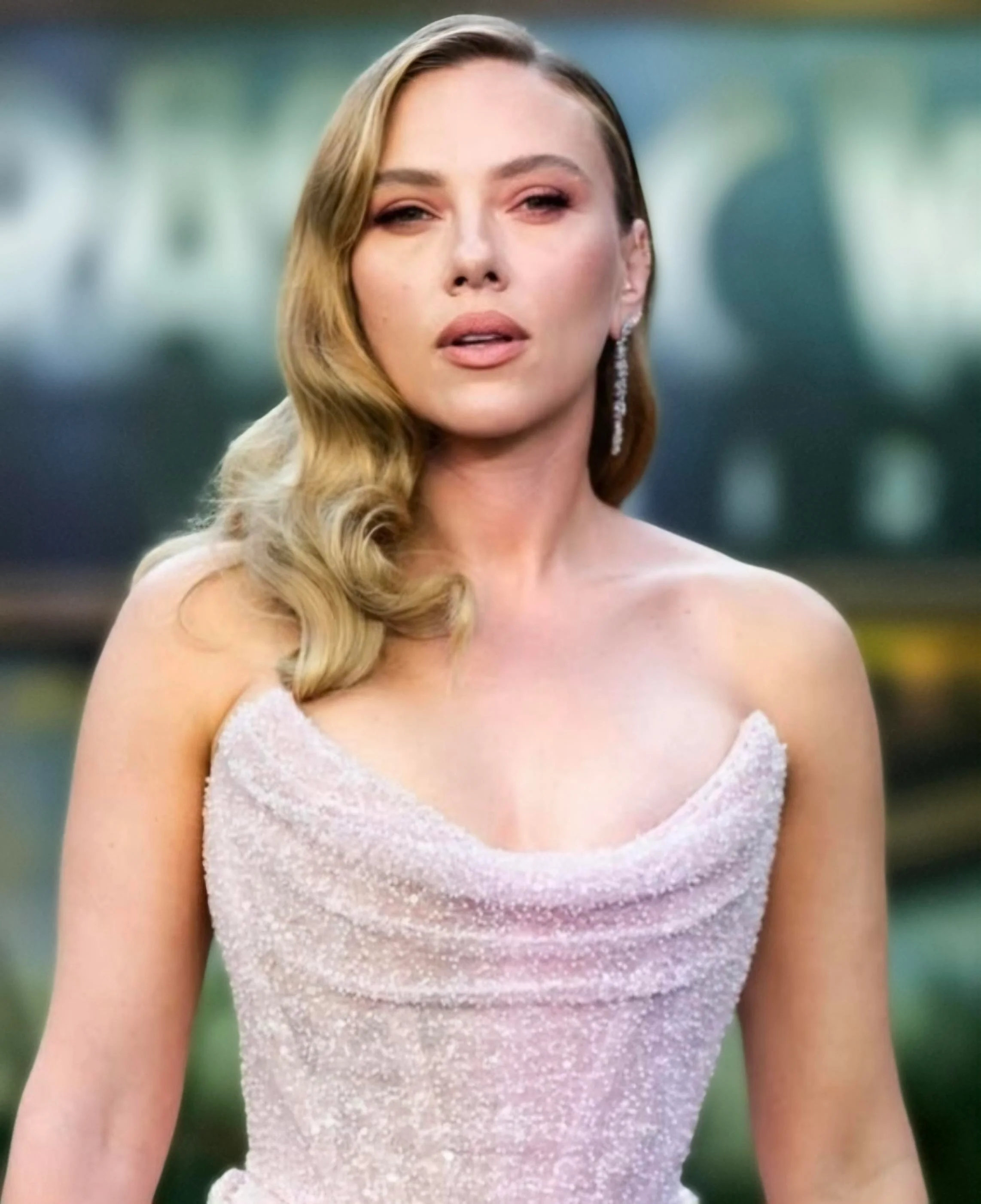 Scarlett Johansson picture 1 of 4