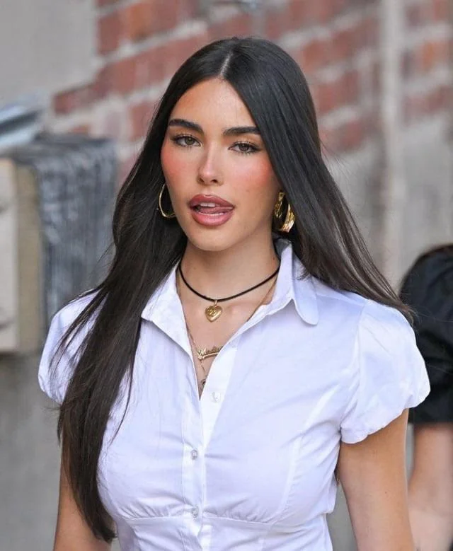 Madison Beer picture 13 of 17