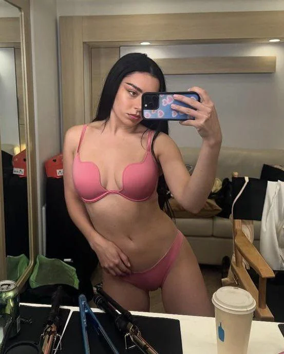 Charli XCX picture 1 of 1