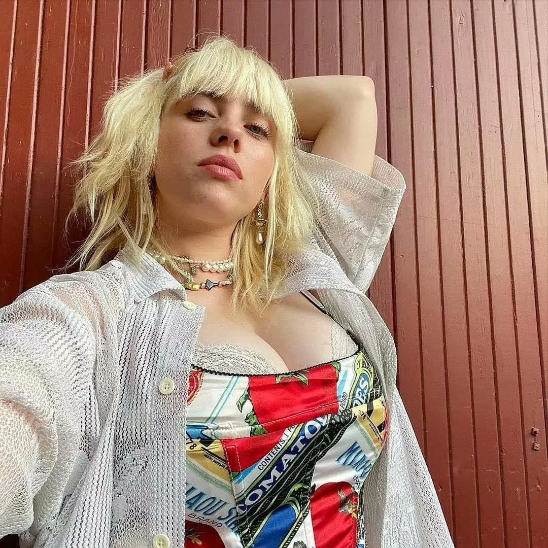 Billie eilish picture 1 of 6