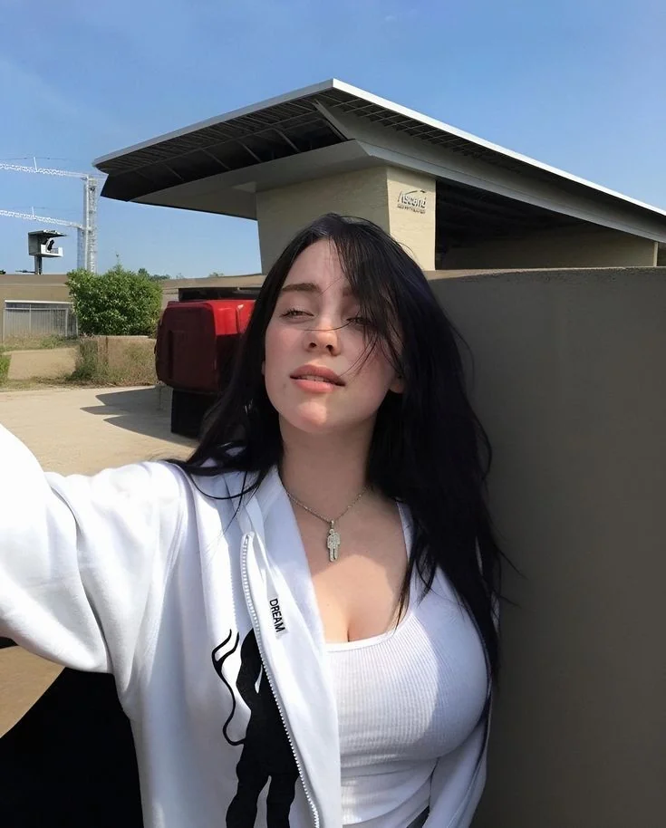 Billie eilish picture 4 of 6