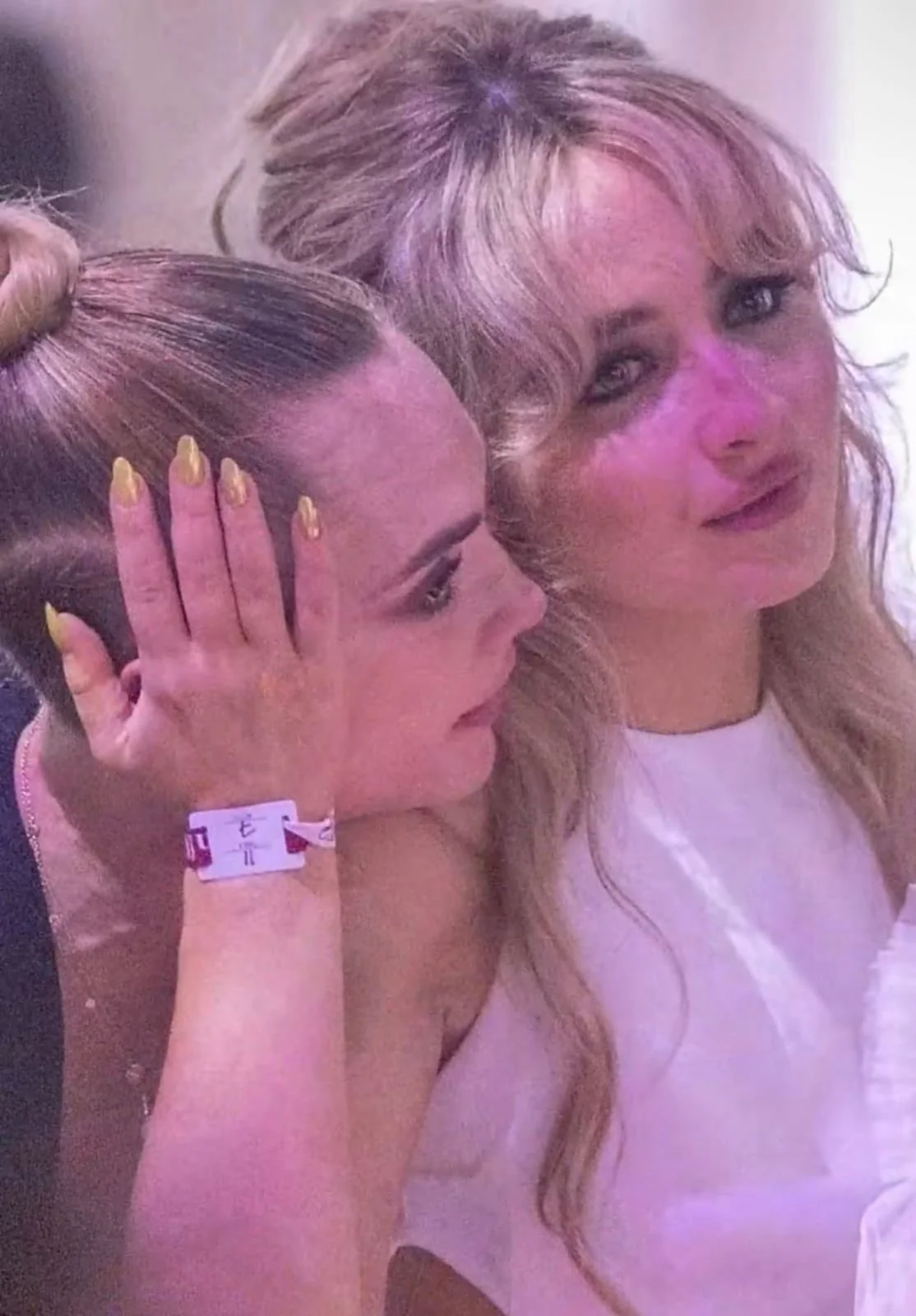 Sabrina Carpenter and Cara Delevingne picture 2 of 2