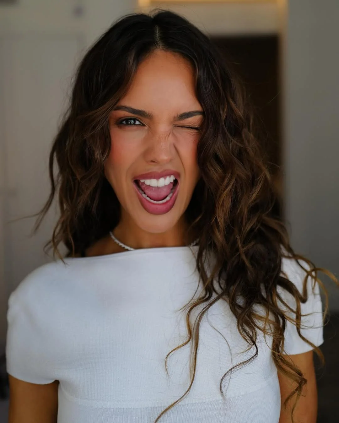 Eiza González picture 2 of 9