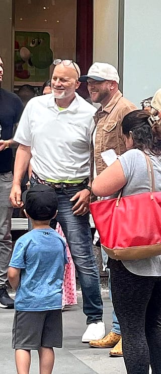 Who is this celeb? NYC'